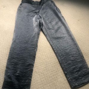 - ANN TAYLOR Size 4 slightly cropped pant